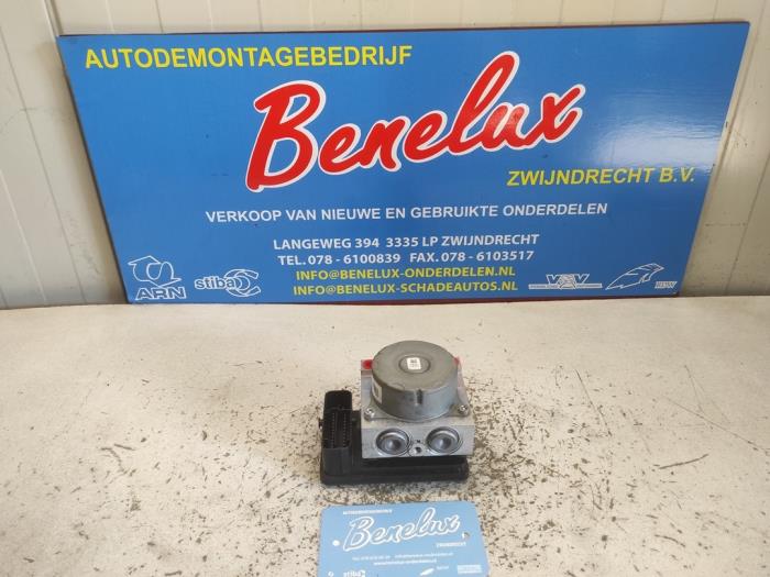 Gebrauchte ABS Pumpe Dacia Dokker Express (8S) 1.5 dCi 75 Preis auf Anfrage angeboten von Benelux Zwijndrecht B.V.