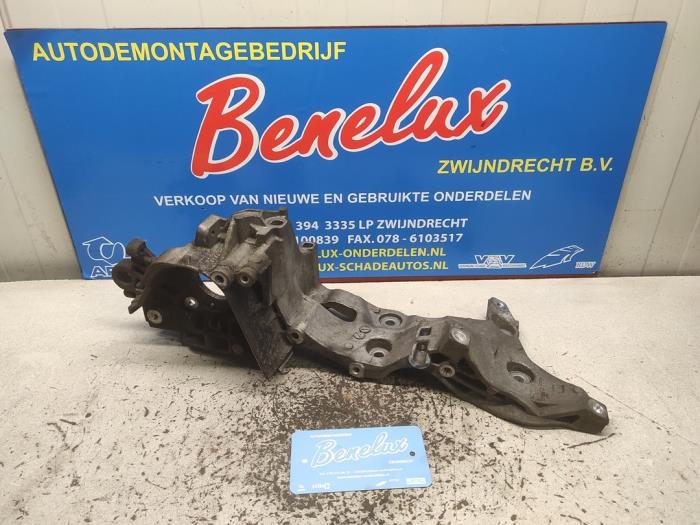 Begagnade Fäste, luftkonditionering Volkswagen Caddy IV 2.0 TDI 75 Pris på förfrågan erbjuds av Benelux Zwijndrecht B.V.