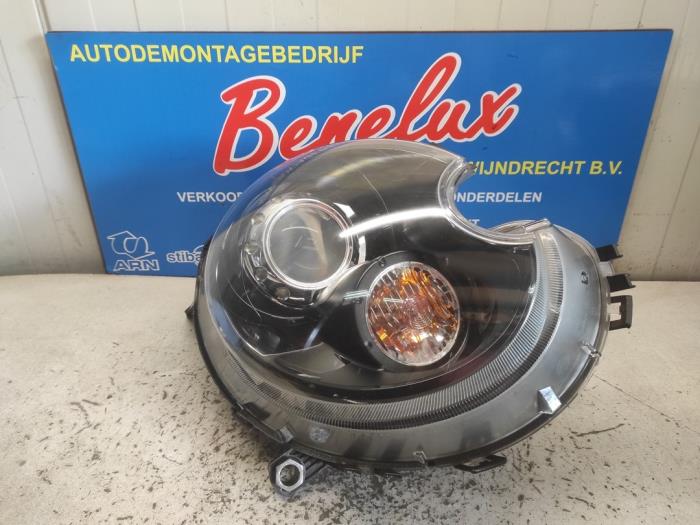 Używane Reflektor lewy Mini Mini (R56) 1.6 16V Cooper Cena na żądanie oferowane przez Benelux Zwijndrecht B.V.