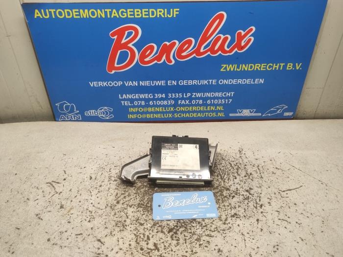 Used Smart entry computer Toyota Yaris III (P13) 1.5 16V Hybrid Price on request offered by Benelux Zwijndrecht B.V.