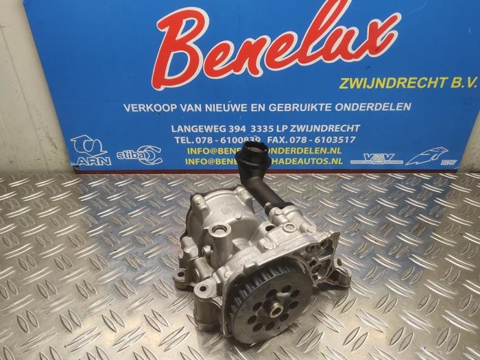 Begagnade Oljepump Volkswagen Caddy IV 2.0 TDI 102 Pris på förfrågan erbjuds av Benelux Zwijndrecht B.V.