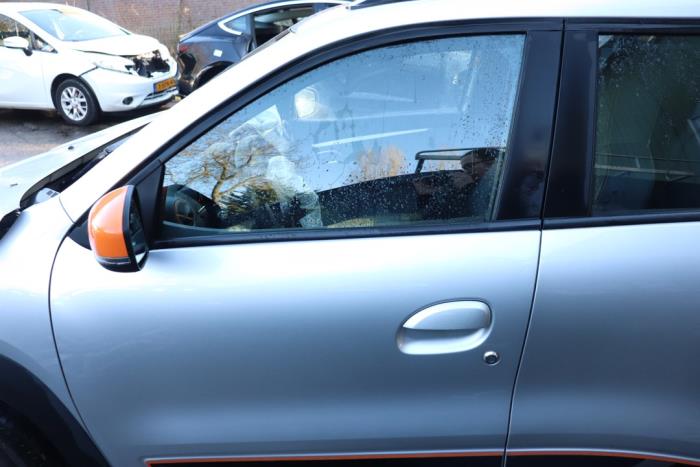 Begagnade Dörr, 4-dörrars, vänster fram Dacia Spring 45 Pris € 500,00 Marginaltabell erbjuds av Benelux Zwijndrecht B.V.