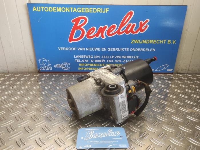 Begagnade Servostyrningspump Peugeot 307 (3A/C/D) 1.6 16V Pris på förfrågan erbjuds av Benelux Zwijndrecht B.V.