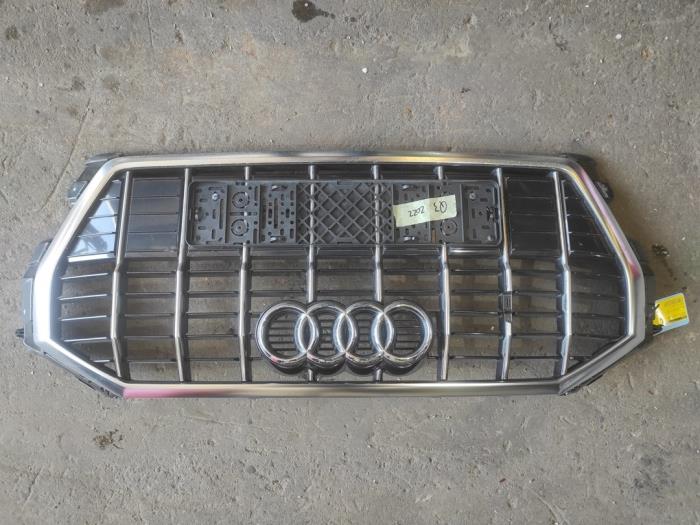 Begagnade Grill Audi Q3 Pris på förfrågan erbjuds av Benelux Zwijndrecht B.V.