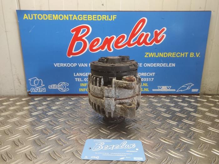 Usagé Dynamo Toyota Yaris II (P9) 1.3 16V VVT-i Prix € 100,00 Règlement à la marge proposé par Benelux Zwijndrecht B.V.