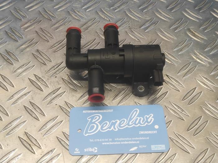 Begagnade Extra vattenpump Ford Transit Custom 2.0 EcoBlue 170 Pris på förfrågan erbjuds av Benelux Zwijndrecht B.V.