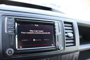 Używane Wyswietlacz nawigacji Volkswagen Transporter T6 2.0 TDI 150 Cena € 1.089,00 Z VAT oferowane przez Benelux Zwijndrecht B.V.