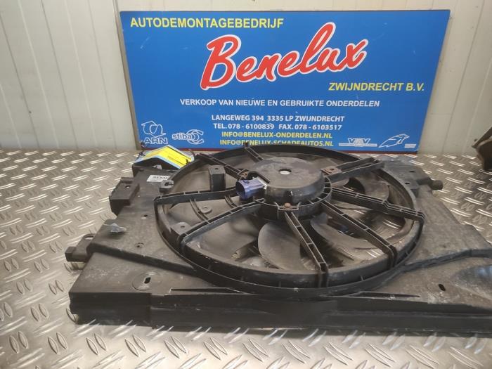 Gebrauchte Kühlerventilator Renault Clio IV (5R) 0.9 Energy TCE 90 12V Preis auf Anfrage angeboten von Benelux Zwijndrecht B.V.