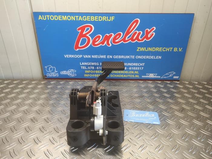 Używane Pedal hamulca Opel Ampera-e Ampera-e Cena na żądanie oferowane przez Benelux Zwijndrecht B.V.