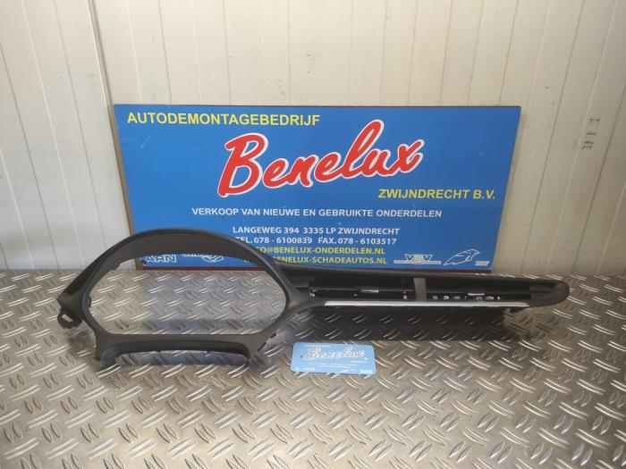 Usados Pieza de salpicadero Opel Ampera-e Ampera-e Precio de solicitud ofrecido por Benelux Zwijndrecht B.V.