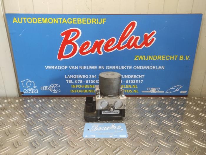 Begagnade ABS-pump Citroen C-Zero C-Zero Pris på förfrågan erbjuds av Benelux Zwijndrecht B.V.