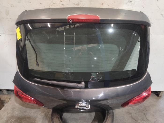 Begagnade Baklucka Opel Corsa E 1.2 16V Pris € 250,00 Marginaltabell erbjuds av Benelux Zwijndrecht B.V.