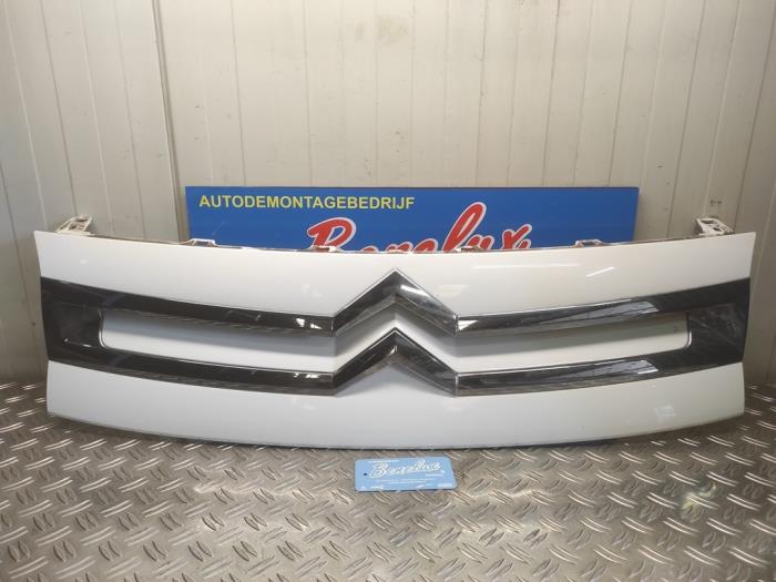 Begagnade Grill Citroen Berlingo 1.6 Hdi 75 16V Phase 1 Pris € 150,00 Marginaltabell erbjuds av Benelux Zwijndrecht B.V.