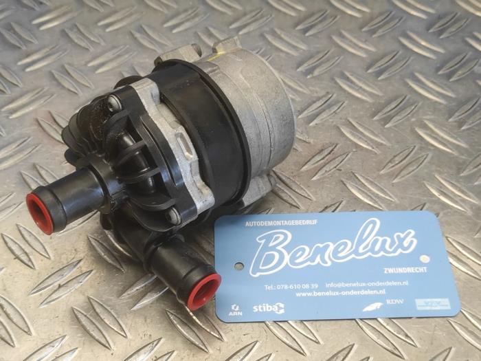 Begagnade Extra vattenpump Audi Q5 (FYB/FYG) 2.0 50 TFSI e 16V Mild Hybrid Quattro Pris på förfrågan erbjuds av Benelux Zwijndrecht B.V.