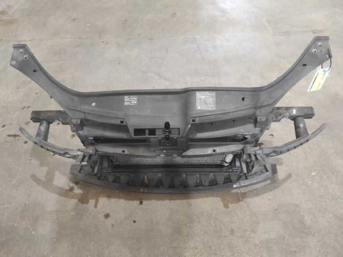 Używane Panel przedni Volkswagen Golf V (1K1) 1.6 FSI 16V Cena na żądanie oferowane przez Benelux Zwijndrecht B.V.
