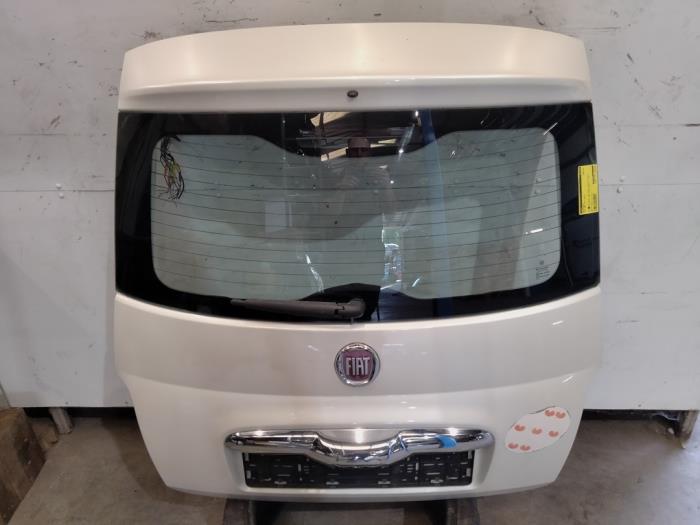 Begagnade Baklucka Fiat 500 (312) 0.9 TwinAir 85 Pris € 100,00 Marginaltabell erbjuds av Benelux Zwijndrecht B.V.