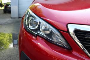 Gebrauchte Scheinwerfer rechts Peugeot 308 SW (L4/L9/LC/LJ/LR) 1.2 12V e-THP PureTech 110 Preis auf Anfrage angeboten von Benelux Zwijndrecht B.V.