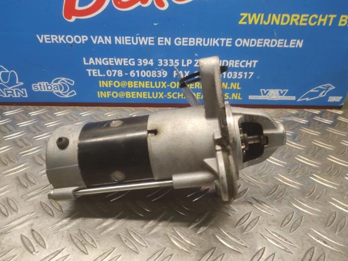 Used Starter Renault Trafic (1FL/2FL/3FL/4FL) 2.0 dCi 16V 150 Price on request offered by Benelux Zwijndrecht B.V.