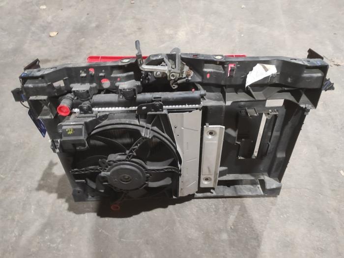 Begagnade Front Citroen C3 (SC) 1.0 Vti 68 12V Pris på förfrågan erbjuds av Benelux Zwijndrecht B.V.