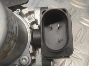 Extra vattenpump från en Volkswagen Polo VI (AW1) 1.0 MPi 12V 2019