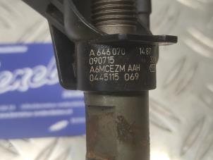 Injecteurs d'un Mercedes-Benz Vito (639.6) 2.2 109 CDI 16V 2009