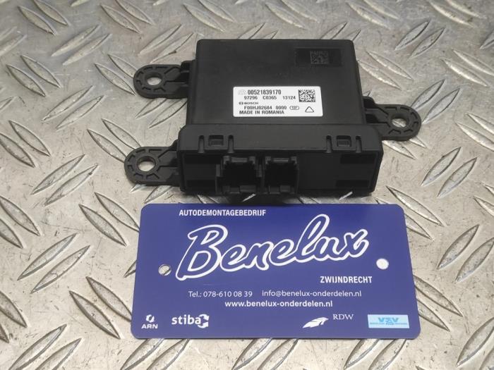Used Automatic gearbox computer Citroen Jumper (U9) 2.2 Blue HDi 140 Price on request offered by Benelux Zwijndrecht B.V.