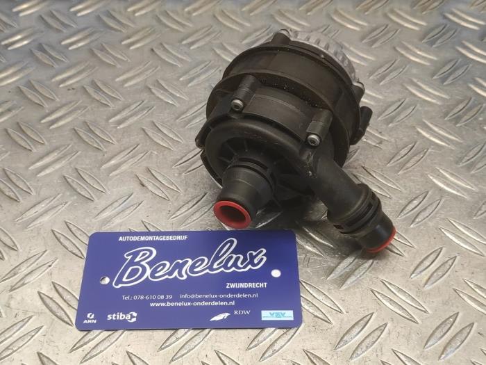 Begagnade Extra vattenpump Citroen Jumper (U9) 2.2 Blue HDi 140 Pris på förfrågan erbjuds av Benelux Zwijndrecht B.V.