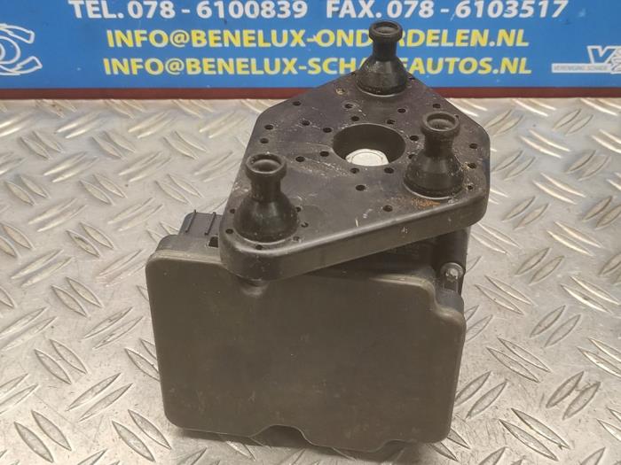 ABS-pump från en Mercedes-Benz Sprinter 5t (907.6) 316 CDI 2.1 D RWD 2020