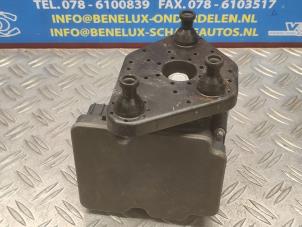 ABS-pump från en Mercedes-Benz Sprinter 5t (907.6) 316 CDI 2.1 D RWD 2020