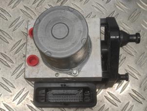 ABS-pump från en Mercedes-Benz Sprinter 5t (907.6) 316 CDI 2.1 D RWD 2020