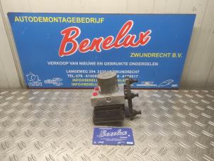 ABS-pump från en Mercedes-Benz Sprinter 5t (907.6) 316 CDI 2.1 D RWD 2020