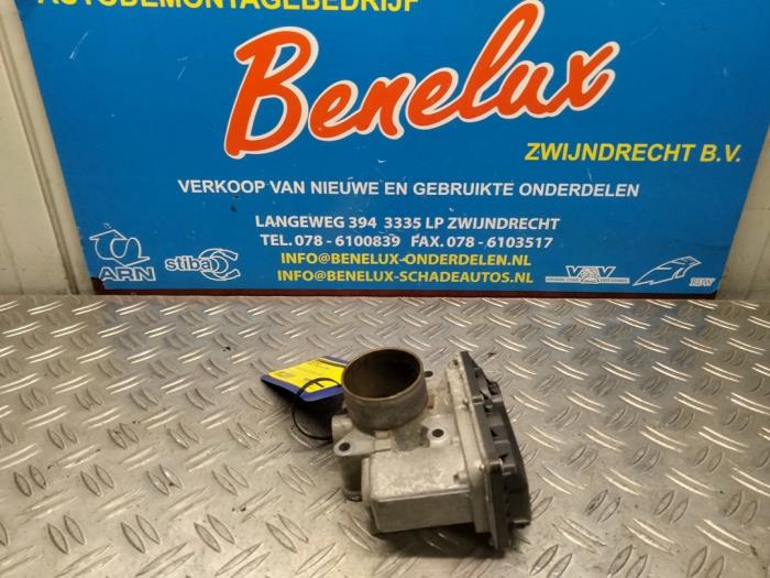 Gebrauchte Drosselklappengehäuse Renault Twingo II (CN) 1.2 Preis auf Anfrage angeboten von Benelux Zwijndrecht B.V.