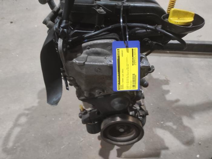 Używane Silnik Renault Twingo II (CN) 1.2 16V Cena € 375,00 Procedura marży oferowane przez Benelux Zwijndrecht B.V.