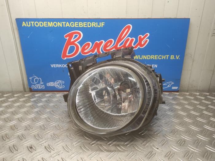 Używane Reflektor lewy Nissan Juke (F15) 1.6 16V Cena na żądanie oferowane przez Benelux Zwijndrecht B.V.