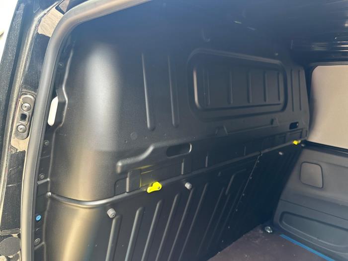 Nowe Przegroda kabiny Fiat Doblo Cargo 1.5 D Multijet 130 Cena na żądanie oferowane przez Benelux Zwijndrecht B.V.