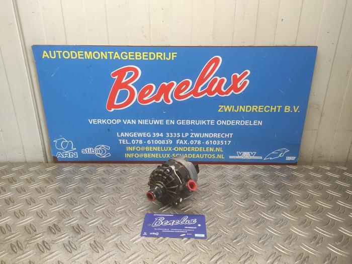 Begagnade Extra vattenpump BMW 3 serie (G20) 320e 2.0 TwinPower Turbo 16V Pris på förfrågan erbjuds av Benelux Zwijndrecht B.V.