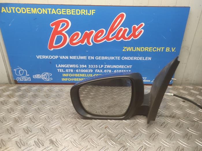 Używane Lusterko zewnetrzne lewe Suzuki Celerio (LF) 1.0 12V Dualjet Cena na żądanie oferowane przez Benelux Zwijndrecht B.V.