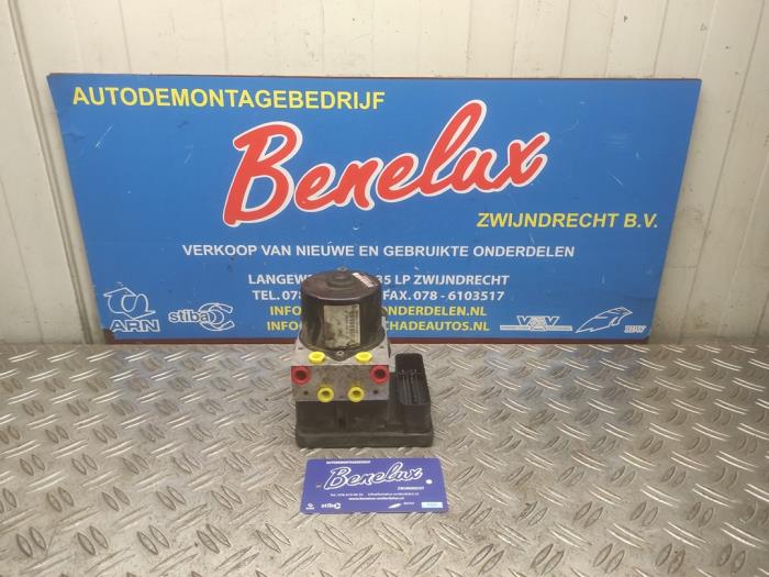 Begagnade ABS-pump Suzuki Swift (ZA/ZC/ZD1/2/3/9) 1.6 Sport VVT 16V Pris på förfrågan erbjuds av Benelux Zwijndrecht B.V.