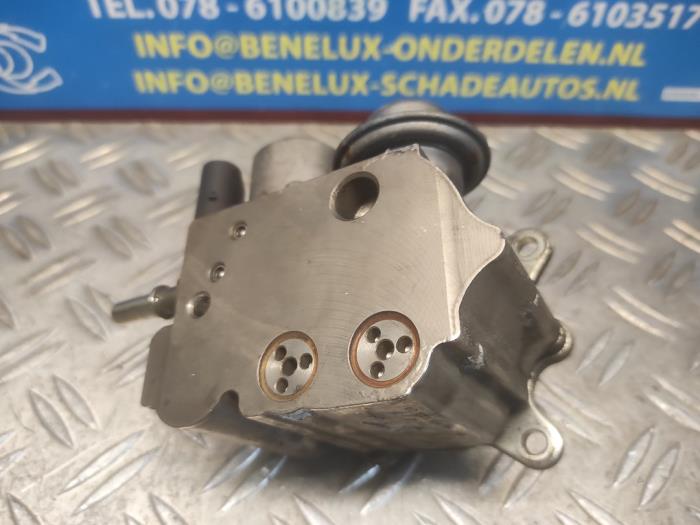 Begagnade Högtryckspump Peugeot 207 CC (WB) 1.6 16V THP Pris på förfrågan erbjuds av Benelux Zwijndrecht B.V.
