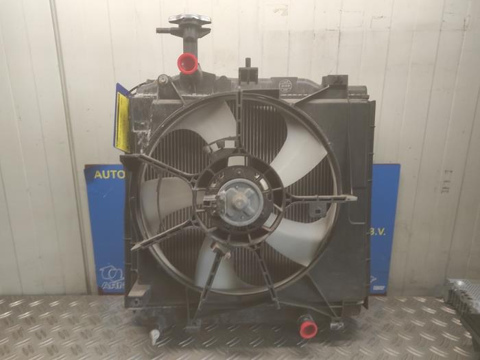 Gebrauchte Kühler Set Mitsubishi Space Star (A0) 1.0 12V Preis auf Anfrage angeboten von Benelux Zwijndrecht B.V.