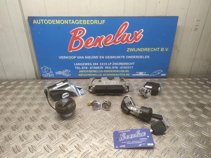 Gebrauchte Schlossset Toyota Aygo (B10) 1.0 12V VVT-i Preis € 175,00 Margenregelung angeboten von Benelux Zwijndrecht B.V.