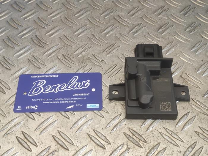 Usagé Module pompe carburant Landrover Range Rover Velar (LY) 2.0 16V P400e AWD Prix sur demande proposé par Benelux Zwijndrecht B.V.