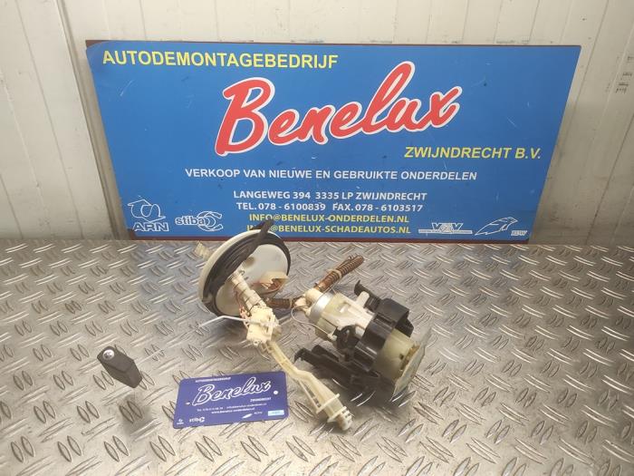 Gebrauchte Benzinpumpe BMW 5 serie (E39) 520i 24V Preis € 60,00 Margenregelung angeboten von Benelux Zwijndrecht B.V.