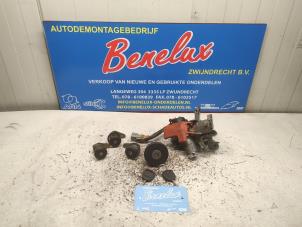 Begagnade Cylinderlåsuppsättning (komplett) Ford Escort 5 (AAL/ABL) 1.6i 16V (E2) Pris € 75,00 Marginaltabell erbjuds av Benelux Zwijndrecht B.V.