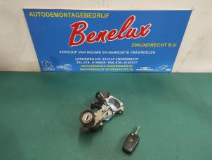 Usagé Serrure de contact + clé Peugeot Bipper (AA) 1.4 HDi Prix sur demande proposé par Benelux Zwijndrecht B.V.
