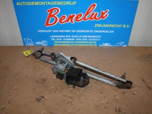 Used Wiper motor + mechanism Opel Corsa B (73/78/79) 1.2i 16V Price on request offered by Benelux Zwijndrecht B.V.