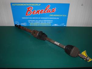 Used Front drive shaft, right Renault Clio III (BR/CR) 1.6 16V Price on request offered by Benelux Zwijndrecht B.V.