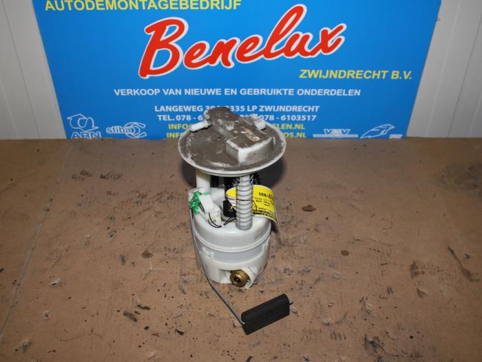 Gebrauchte Benzinpumpe Renault Clio III (BR/CR) 1.6 16V Preis auf Anfrage angeboten von Benelux Zwijndrecht B.V.