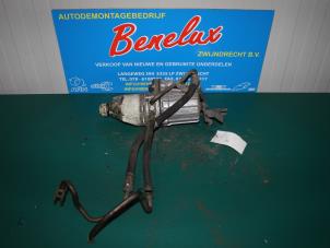 Used Power steering pump Opel Astra H SW (L35) 1.9 CDTi 100 Price on request offered by Benelux Zwijndrecht B.V.