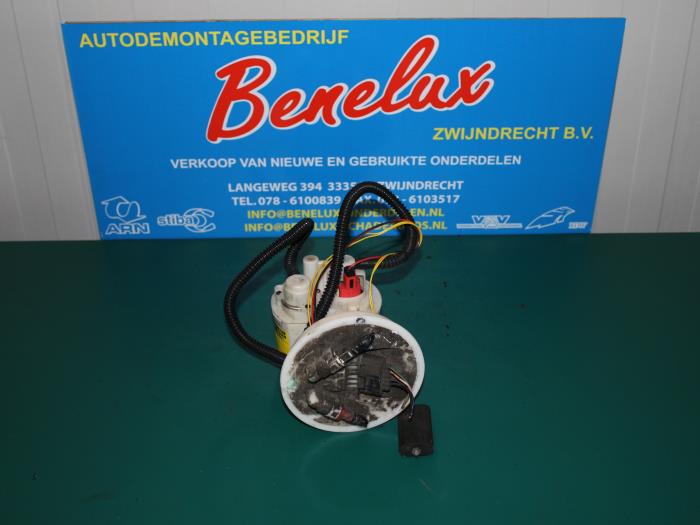 Begagnade Bensinpump Ford Mondeo III Wagon 2.0 16V Pris på förfrågan erbjuds av Benelux Zwijndrecht B.V.
